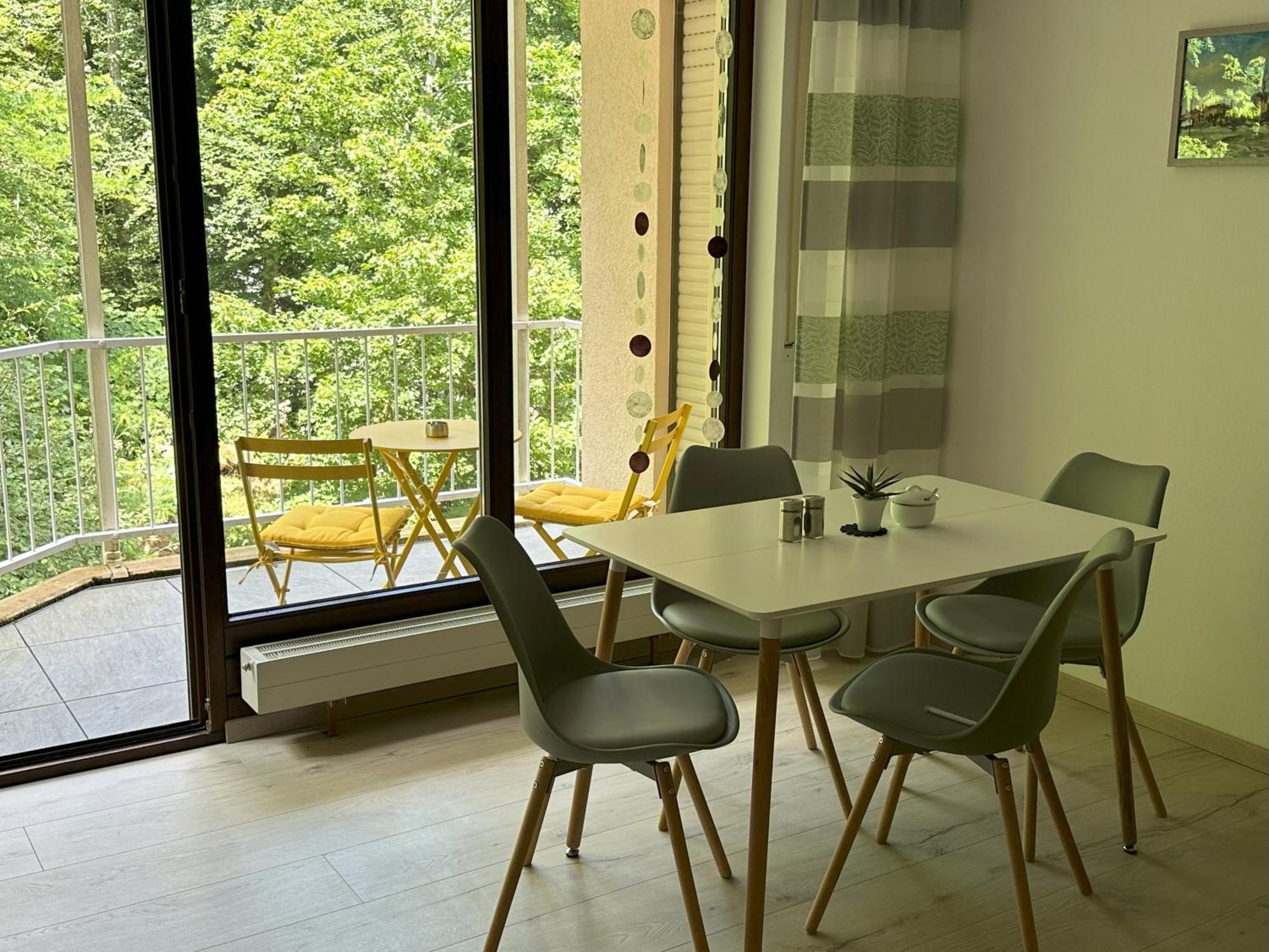 Ferienwohnung Buehler-Kurparkresidenz Bad Bergzabern Eksteriør billede